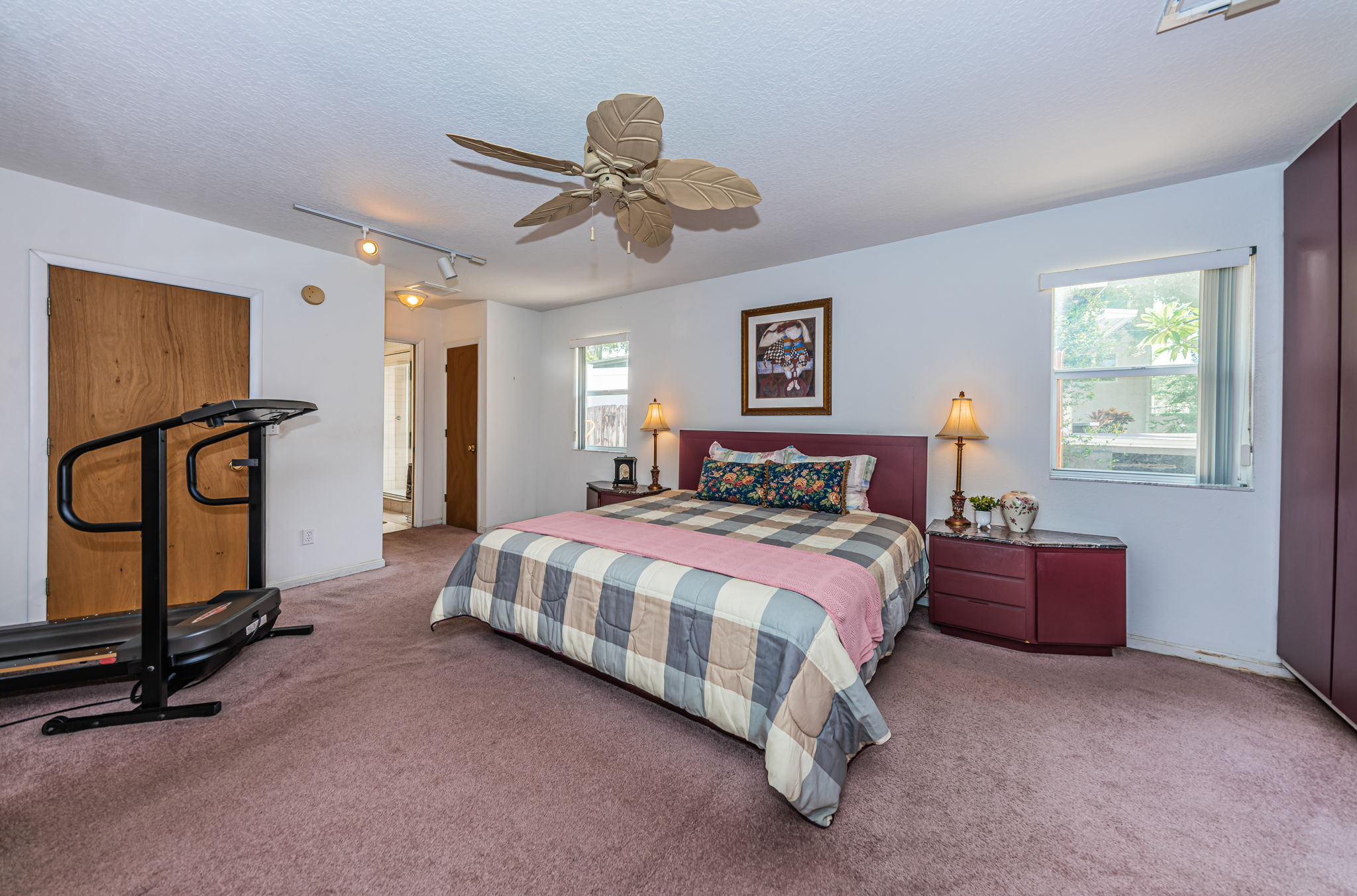 Master Bedroom1b