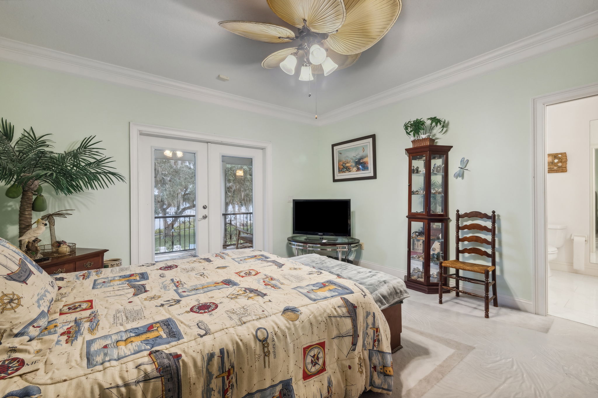 Guest Bedroom-private porch -2nd floor