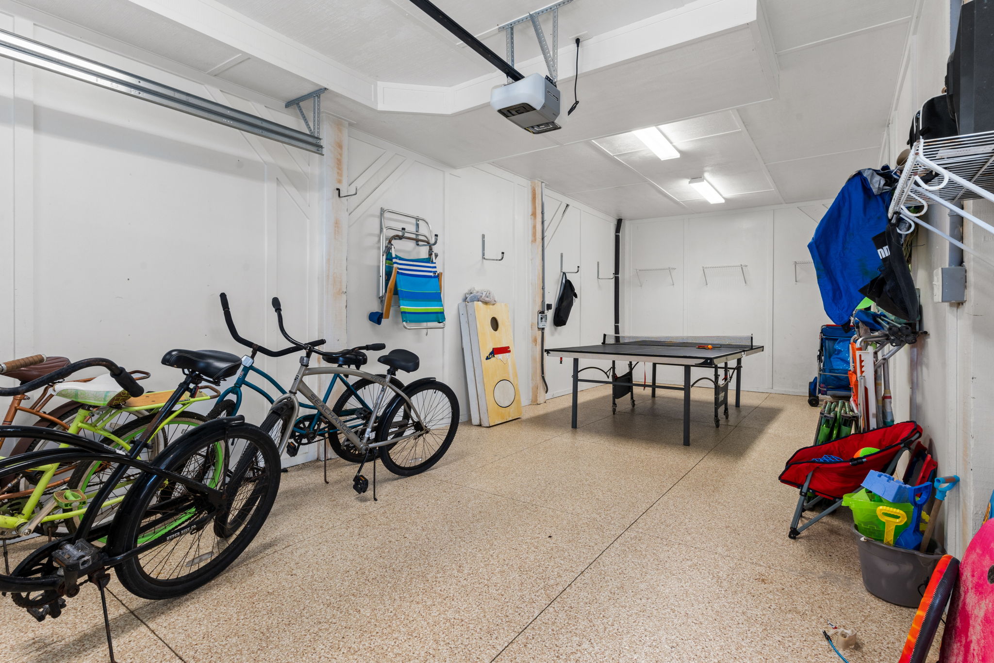 Garage / Recreation Area