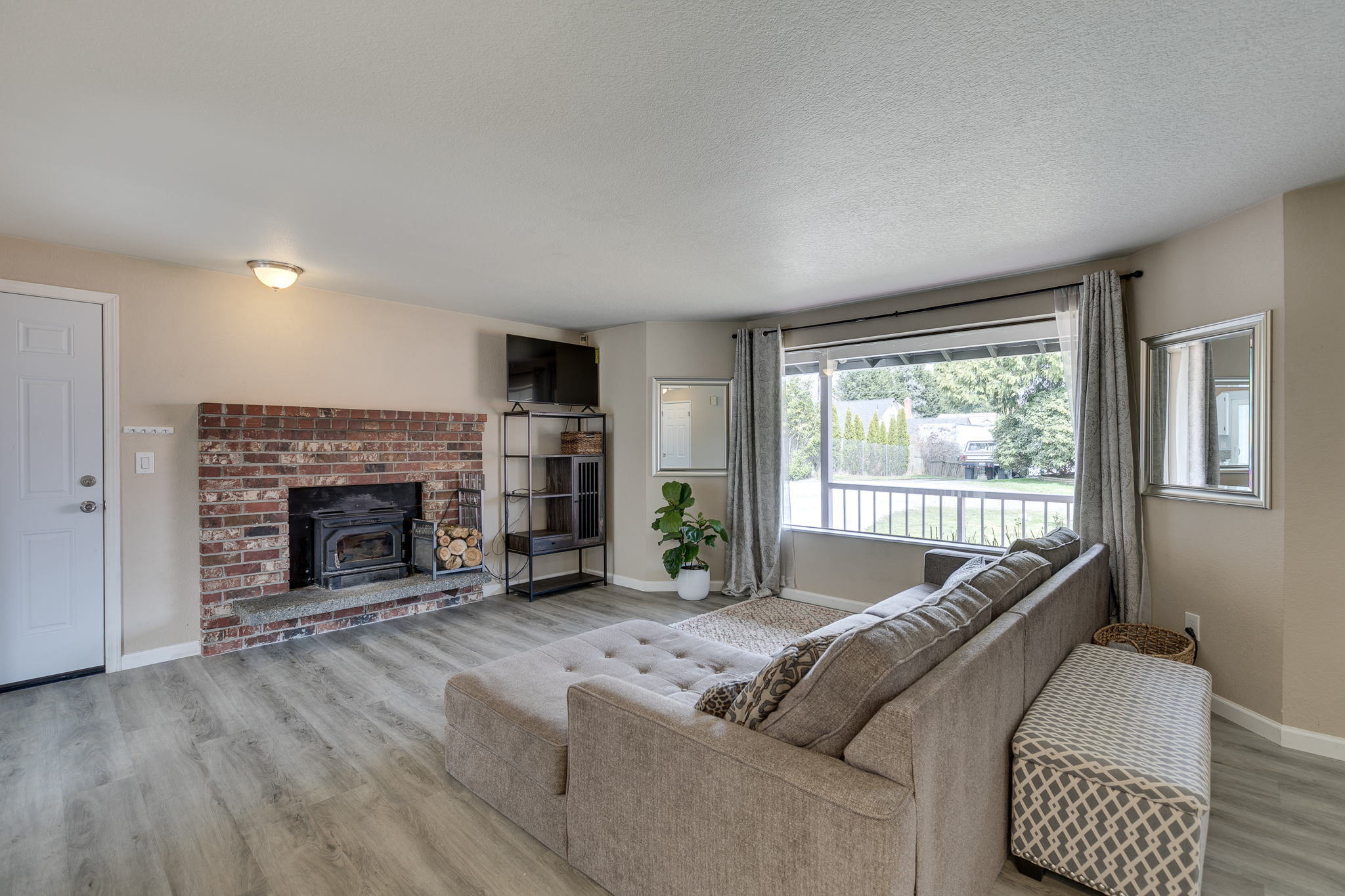 226 W Marilyn Ave, Everett, WA 98204 | PNW Home Photography