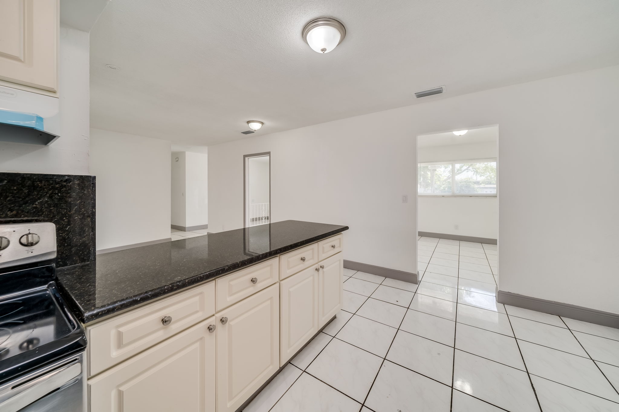 7265 NW 54th Ct, Lauderhill, FL 33319, USA Photo 13