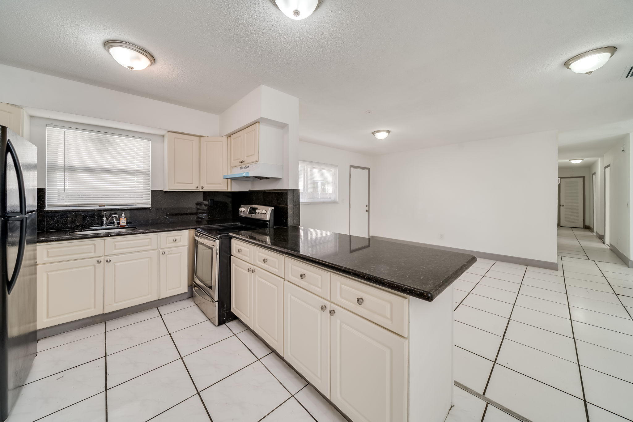 7265 NW 54th Ct, Lauderhill, FL 33319, USA Photo 14
