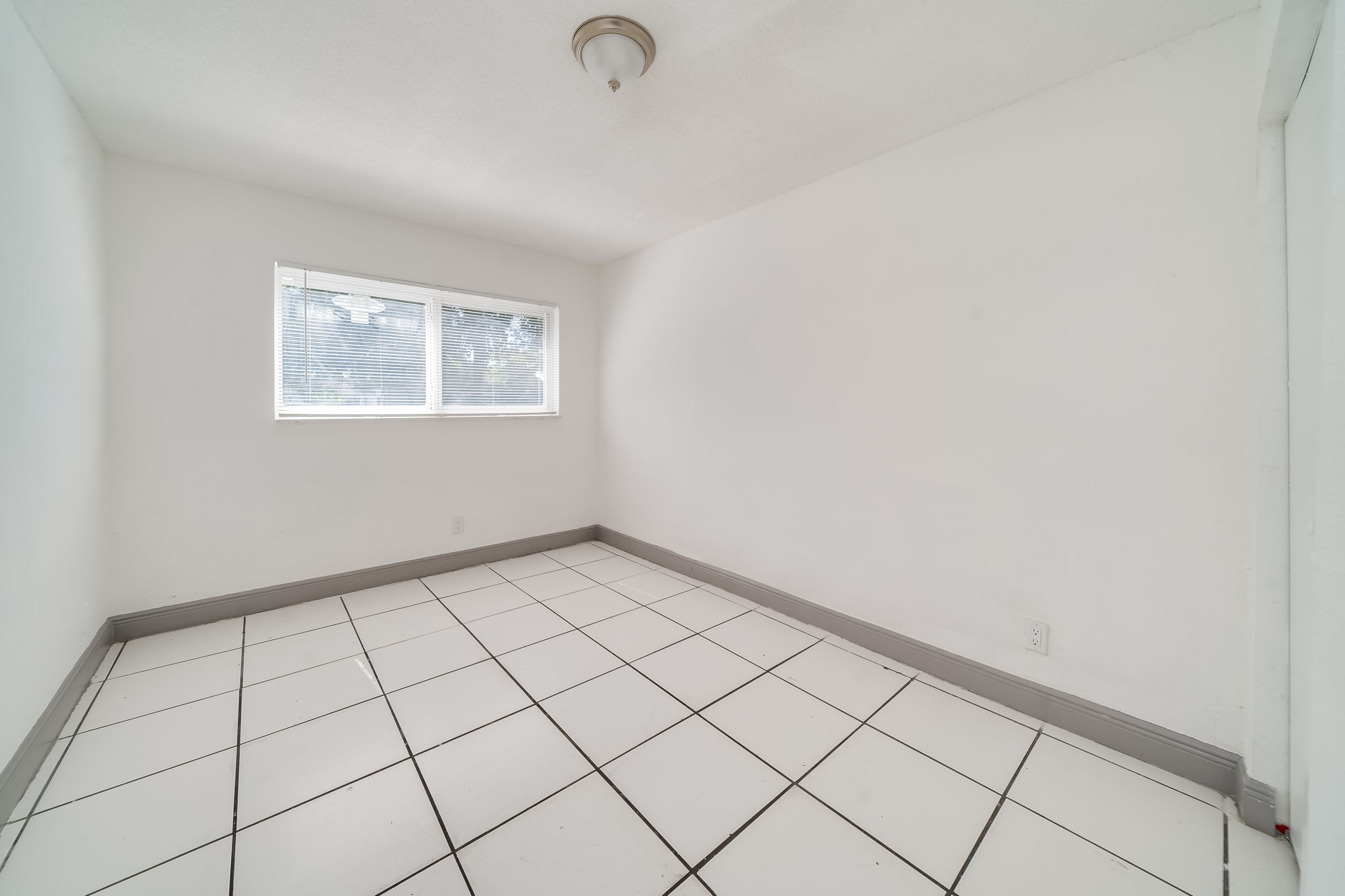 7265 NW 54th Ct, Lauderhill, FL 33319, USA Photo 18