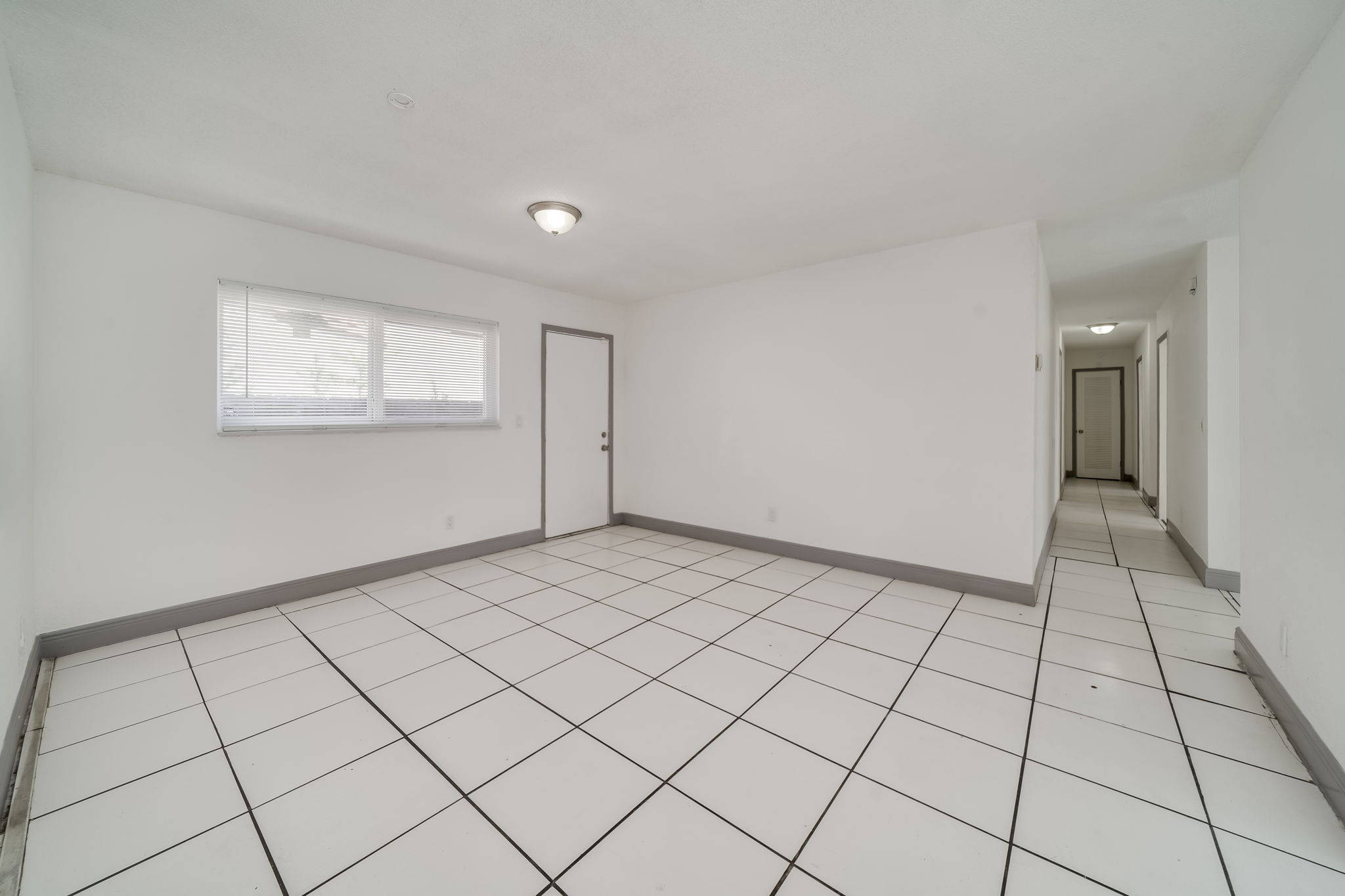 7265 NW 54th Ct, Lauderhill, FL 33319, USA Photo 15