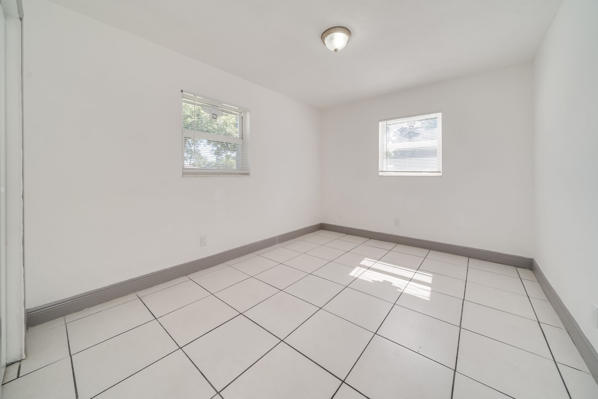 7265 NW 54th Ct, Lauderhill, FL 33319, USA Photo 26