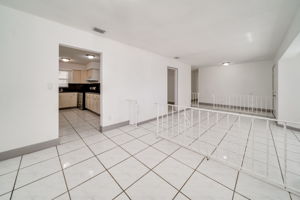 7265 NW 54th Ct, Lauderhill, FL 33319, USA Photo 8