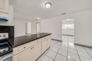 7265 NW 54th Ct, Lauderhill, FL 33319, USA Photo 12