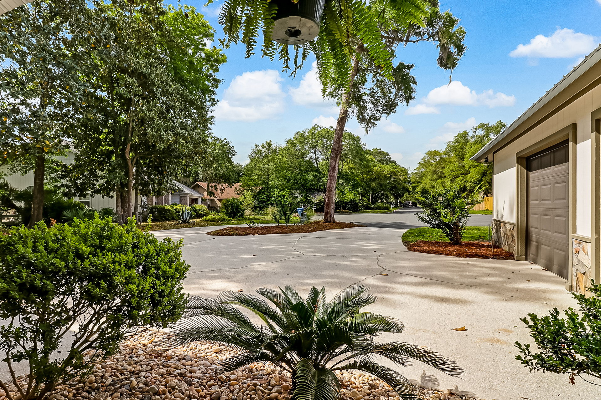 Driveway/Street View