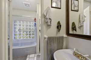  Photo 32