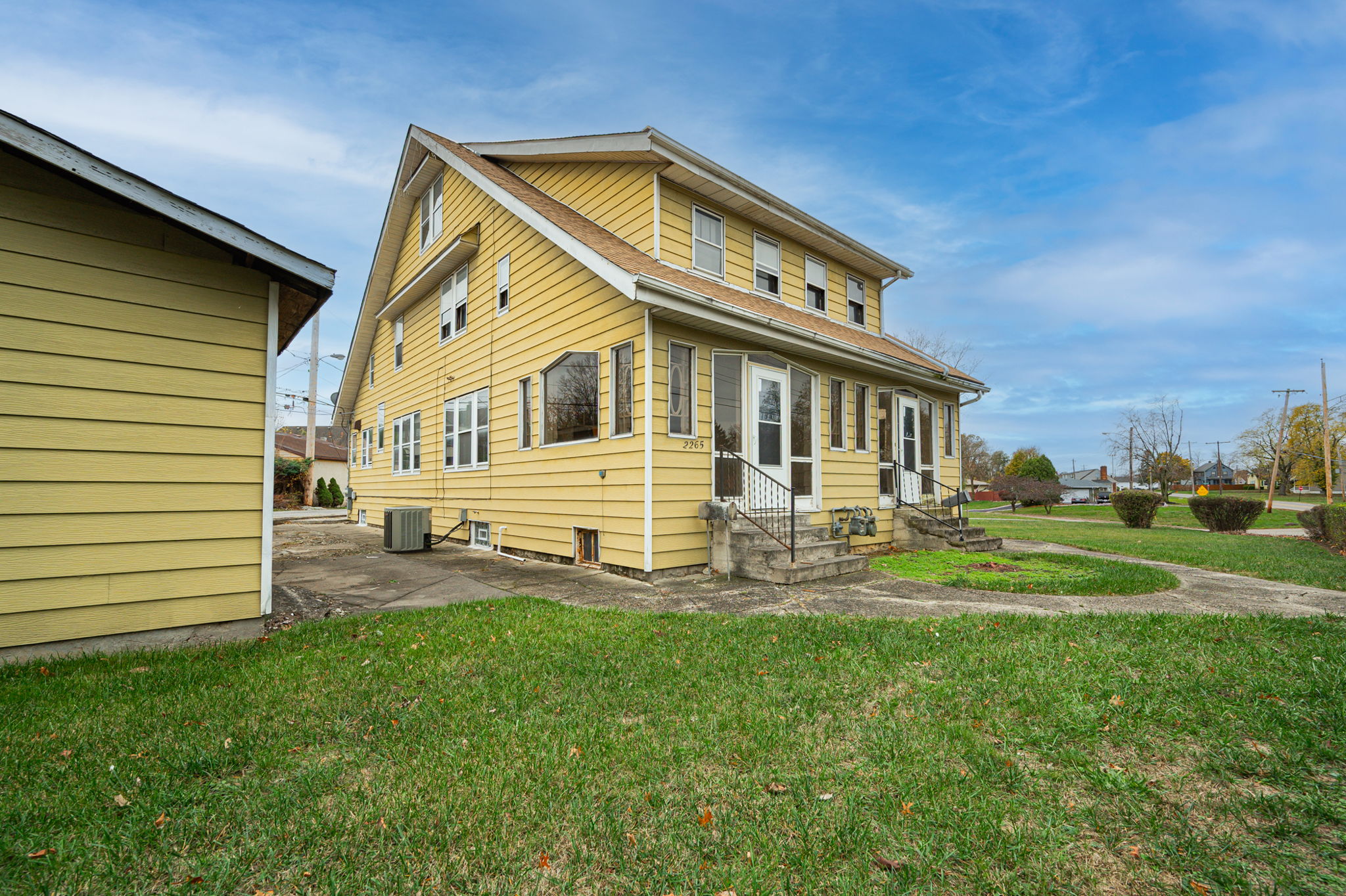 2263-2265 Leonard Ave-2