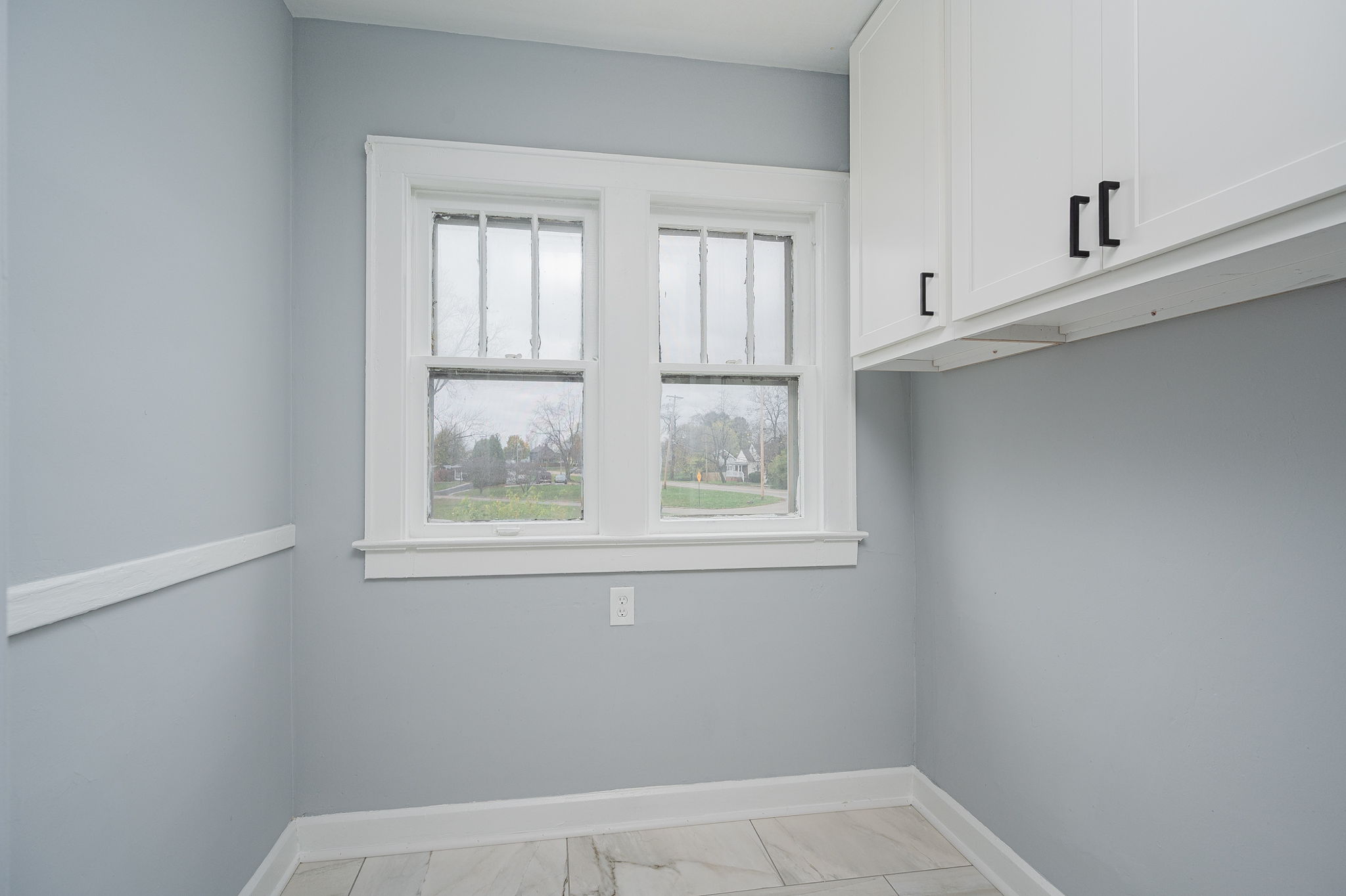 2263-2265 Leonard Ave-13