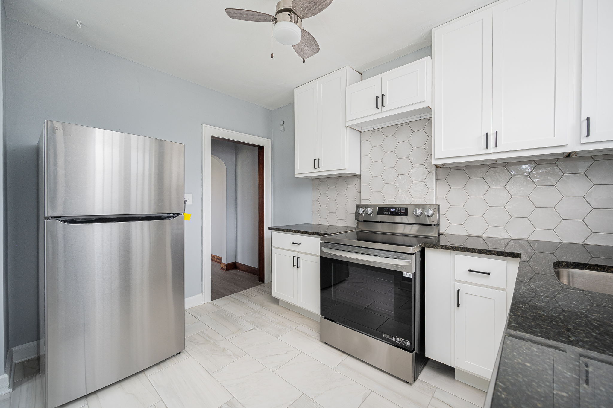 2263-2265 Leonard Ave-15