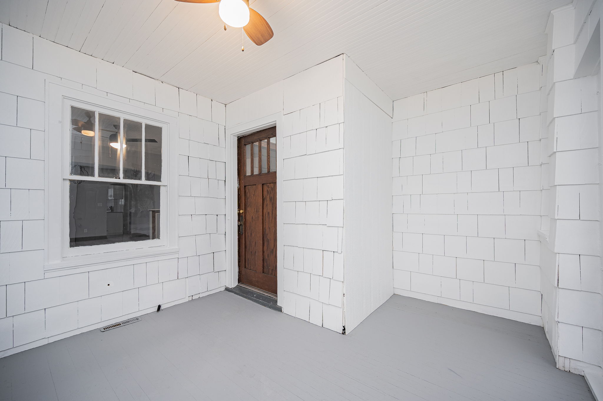 2263-2265 Leonard Ave-27