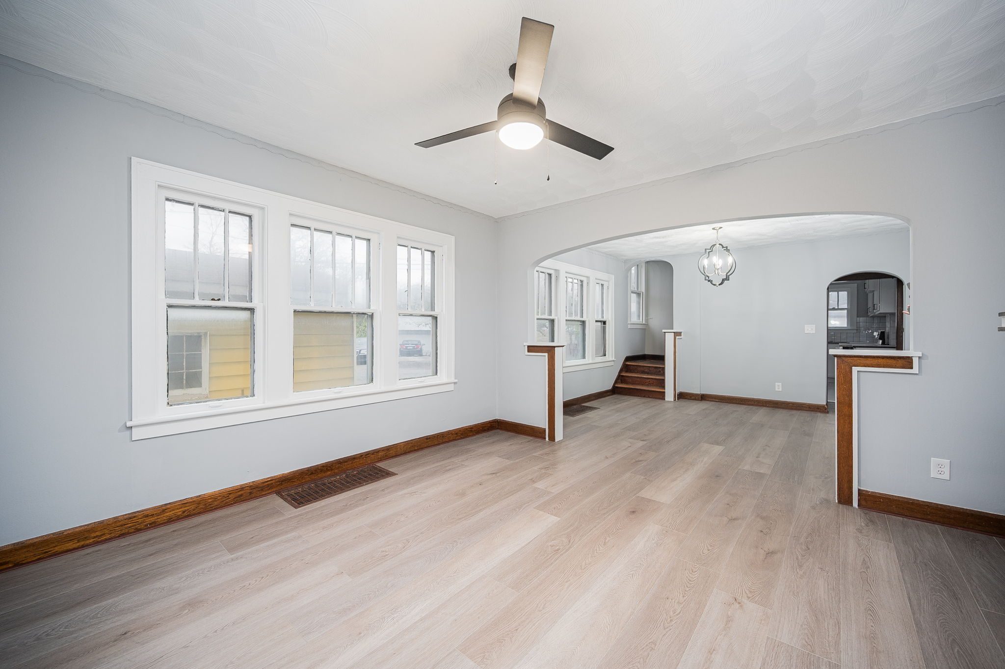 2263-2265 Leonard Ave-28