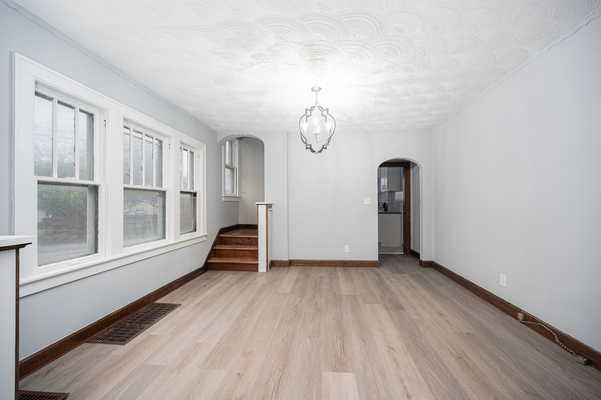 2263-2265 Leonard Ave-30