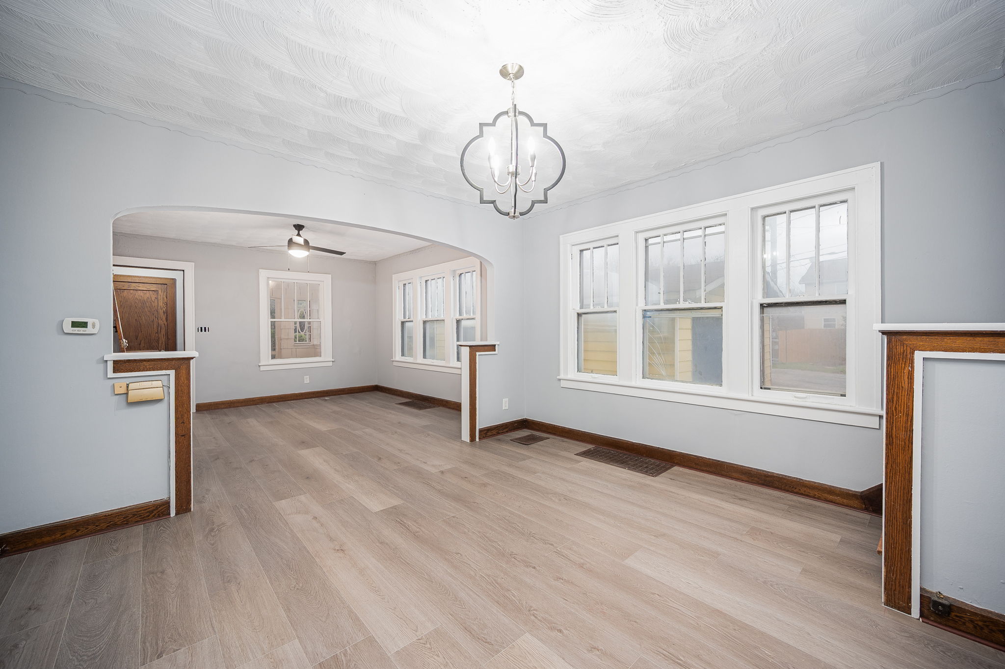 2263-2265 Leonard Ave-31