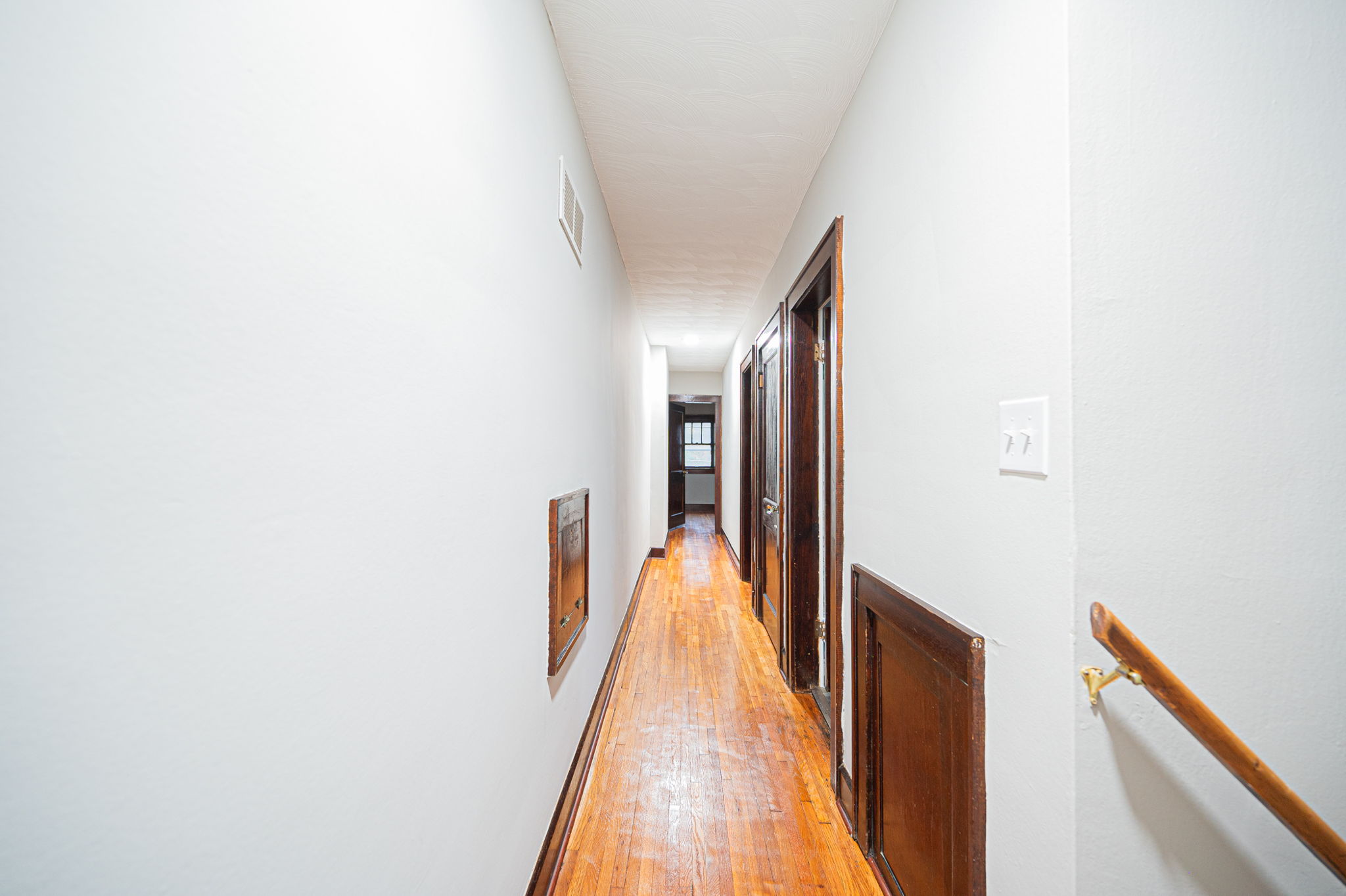 2263-2265 Leonard Ave-37