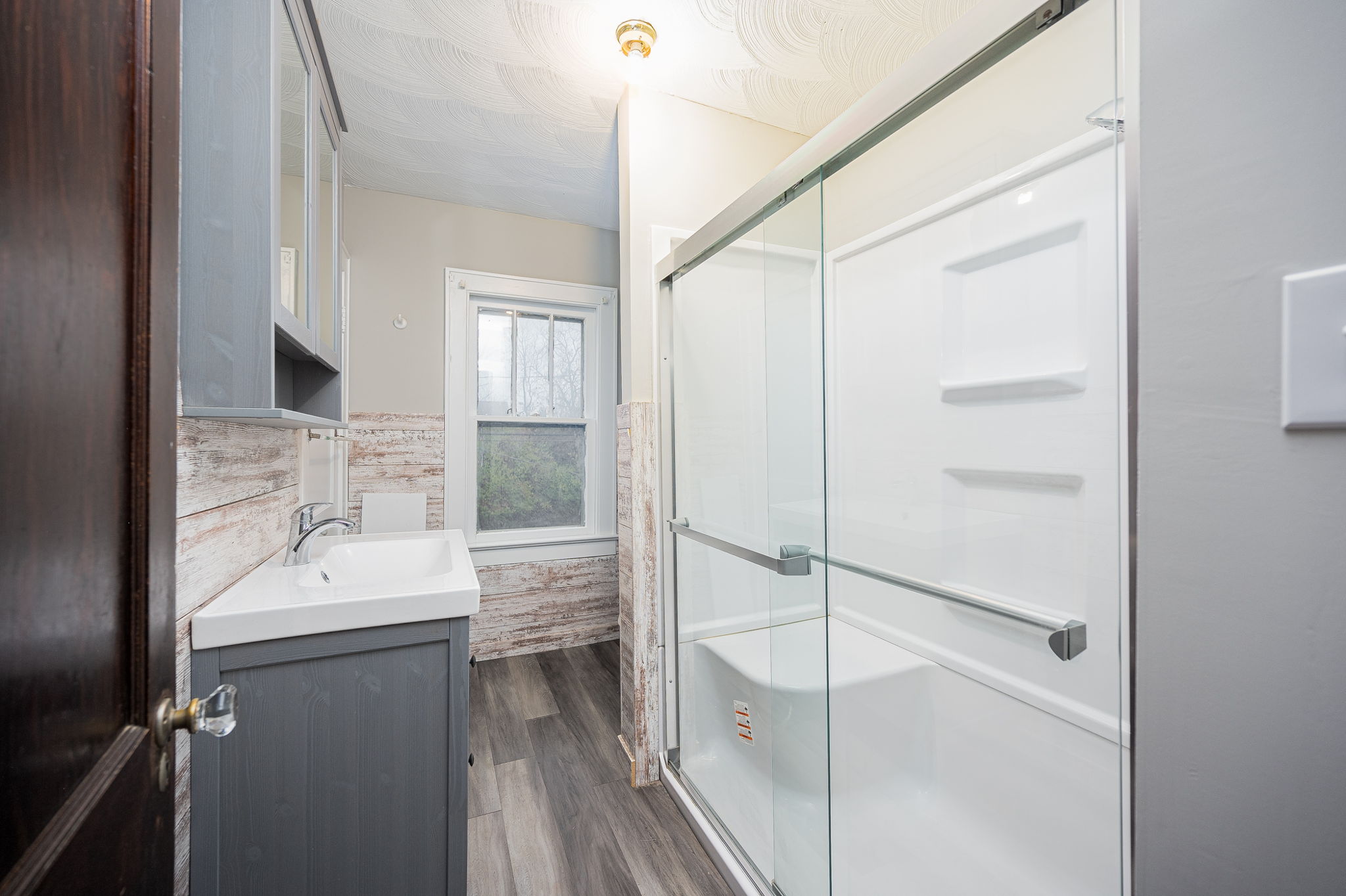 2263-2265 Leonard Ave-40