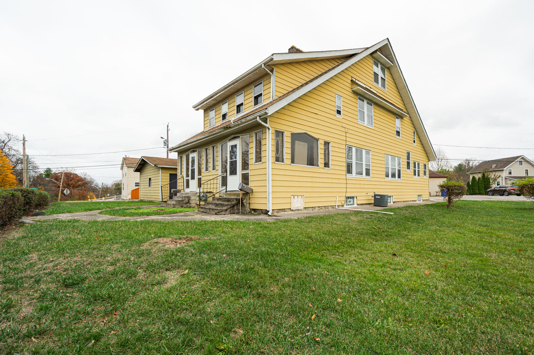 2263-2265 Leonard Ave-49