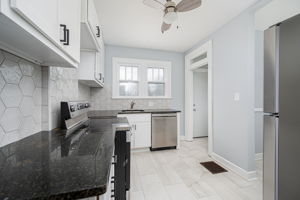 2263-2265 Leonard Ave-12