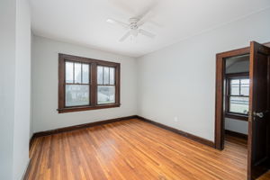 2263-2265 Leonard Ave-19