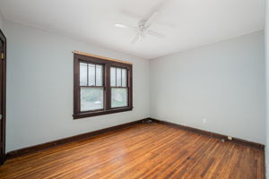 2263-2265 Leonard Ave-22