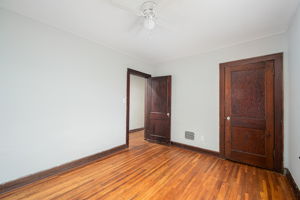 2263-2265 Leonard Ave-23