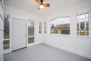 2263-2265 Leonard Ave-26