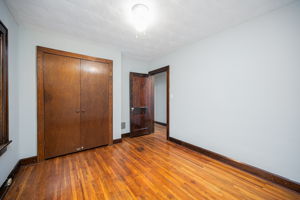 2263-2265 Leonard Ave-43