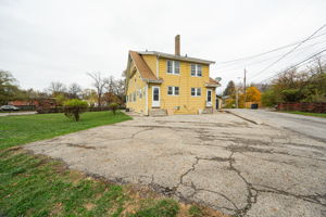 2263-2265 Leonard Ave-47