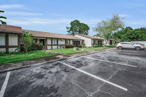 Front Exterior4
