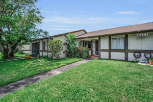 Front Exterior6