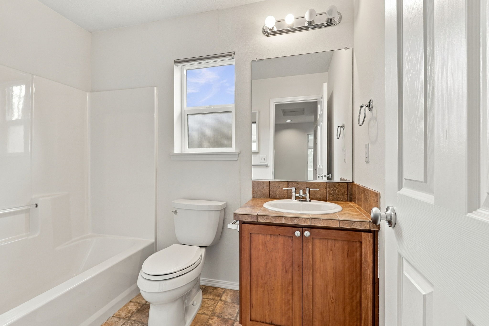  Photo 23