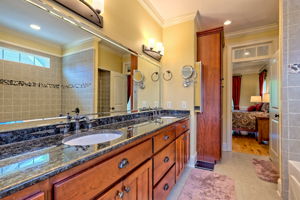  Photo 48
