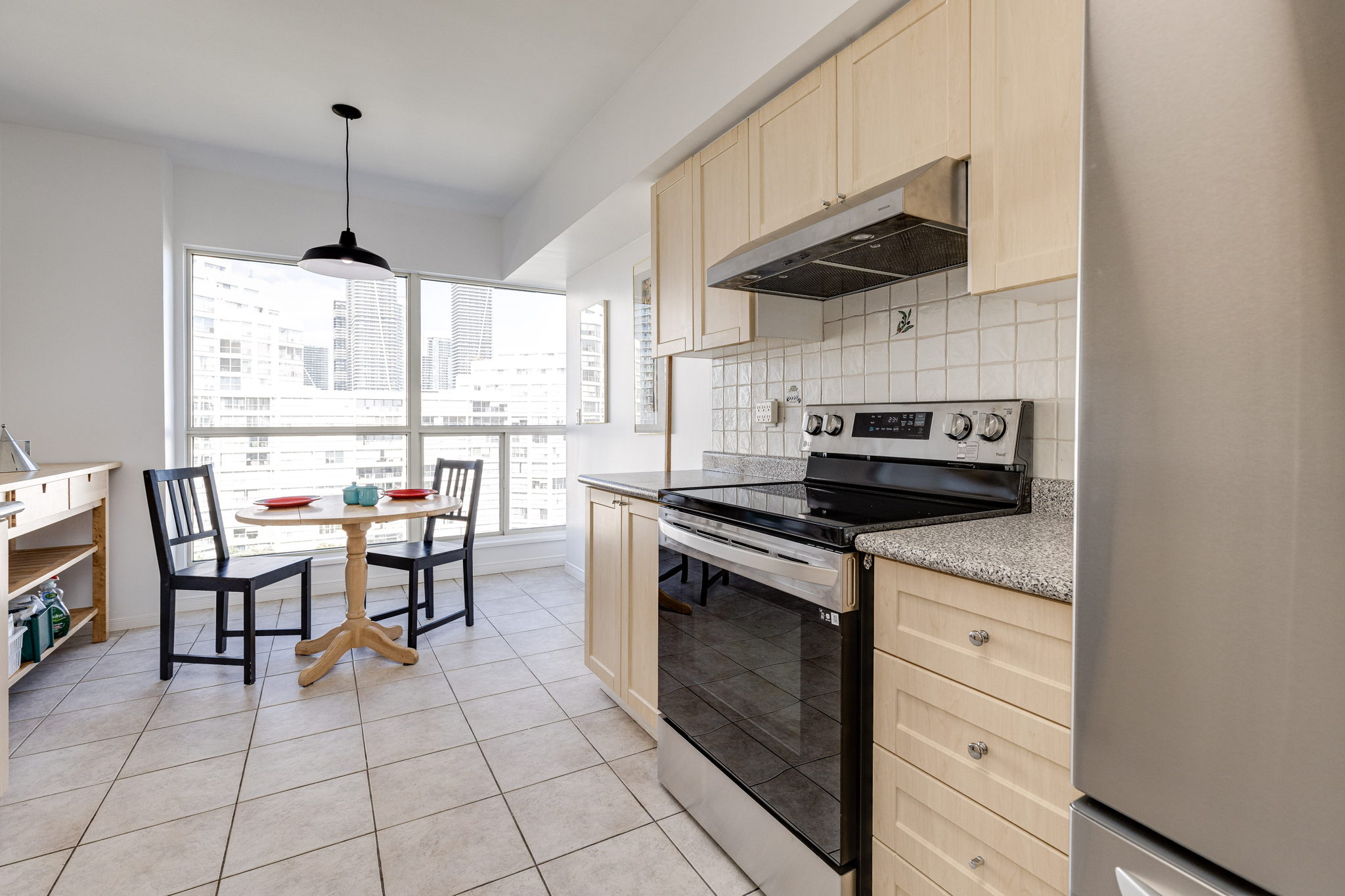 2267 Lake Shore Blvd W, Etobicoke, ON M8V 3X2, Canada Photo 13