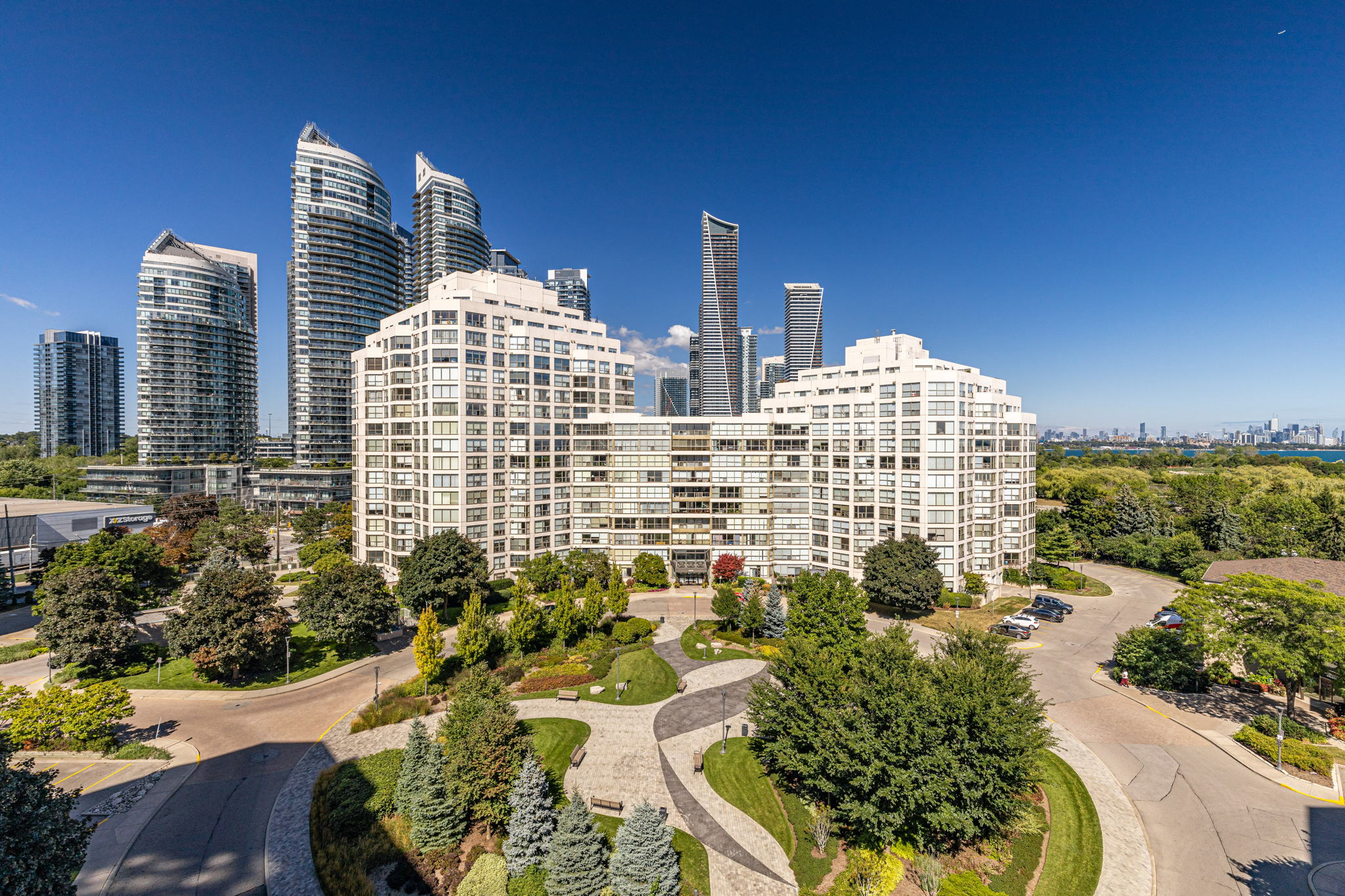 2267 Lake Shore Blvd W, Etobicoke, ON M8V 3X2, Canada Photo 27