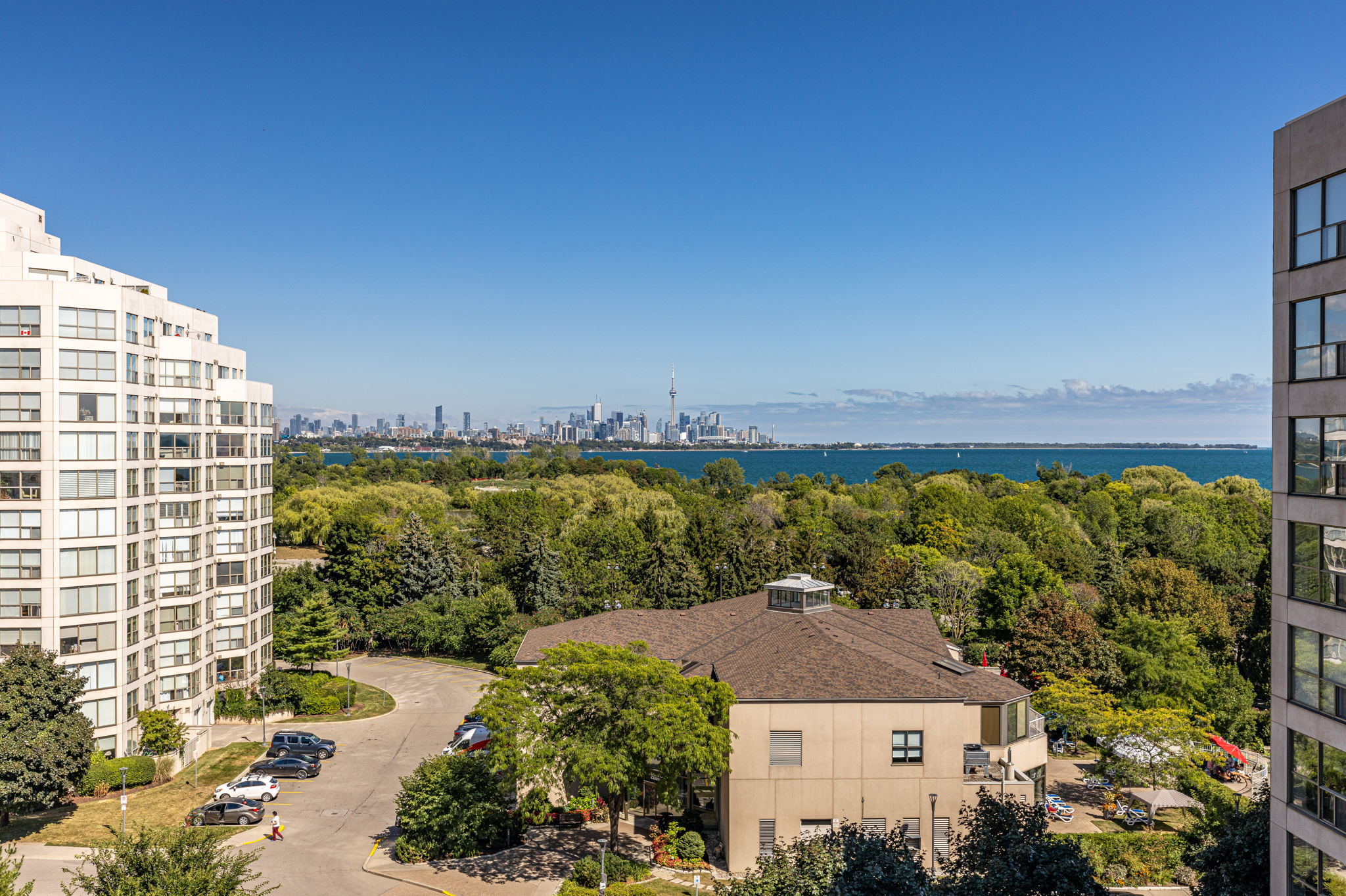 2267 Lake Shore Blvd W, Etobicoke, ON M8V 3X2, Canada Photo 28