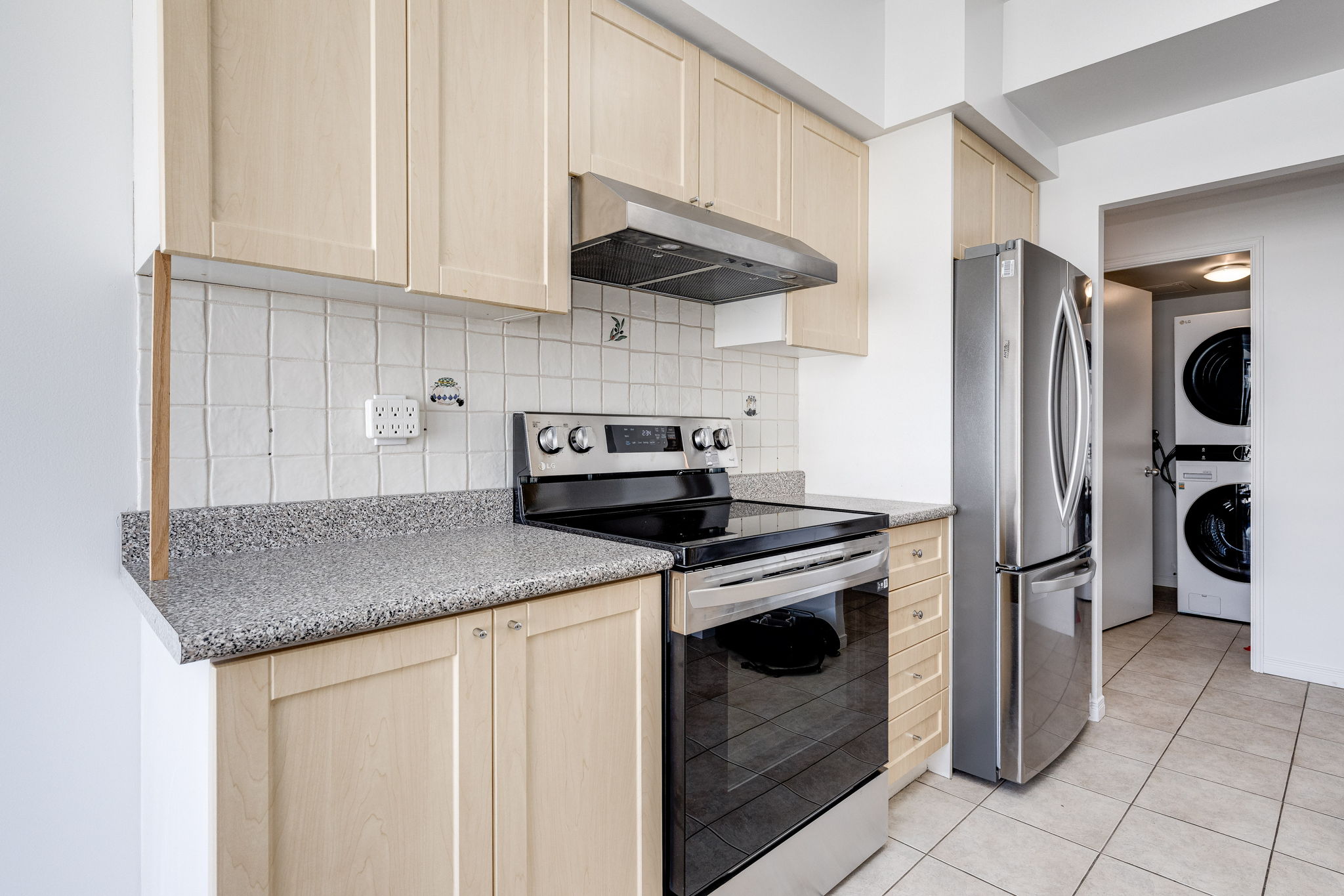 2267 Lake Shore Blvd W, Etobicoke, ON M8V 3X2, Canada Photo 14