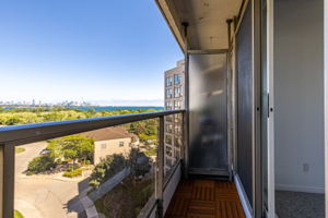 2267 Lake Shore Blvd W, Etobicoke, ON M8V 3X2, Canada Photo 24
