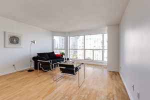 2267 Lake Shore Blvd W, Etobicoke, ON M8V 3X2, Canada Photo 3