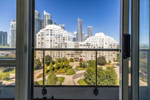 2267 Lake Shore Blvd W, Etobicoke, ON M8V 3X2, Canada Photo 23