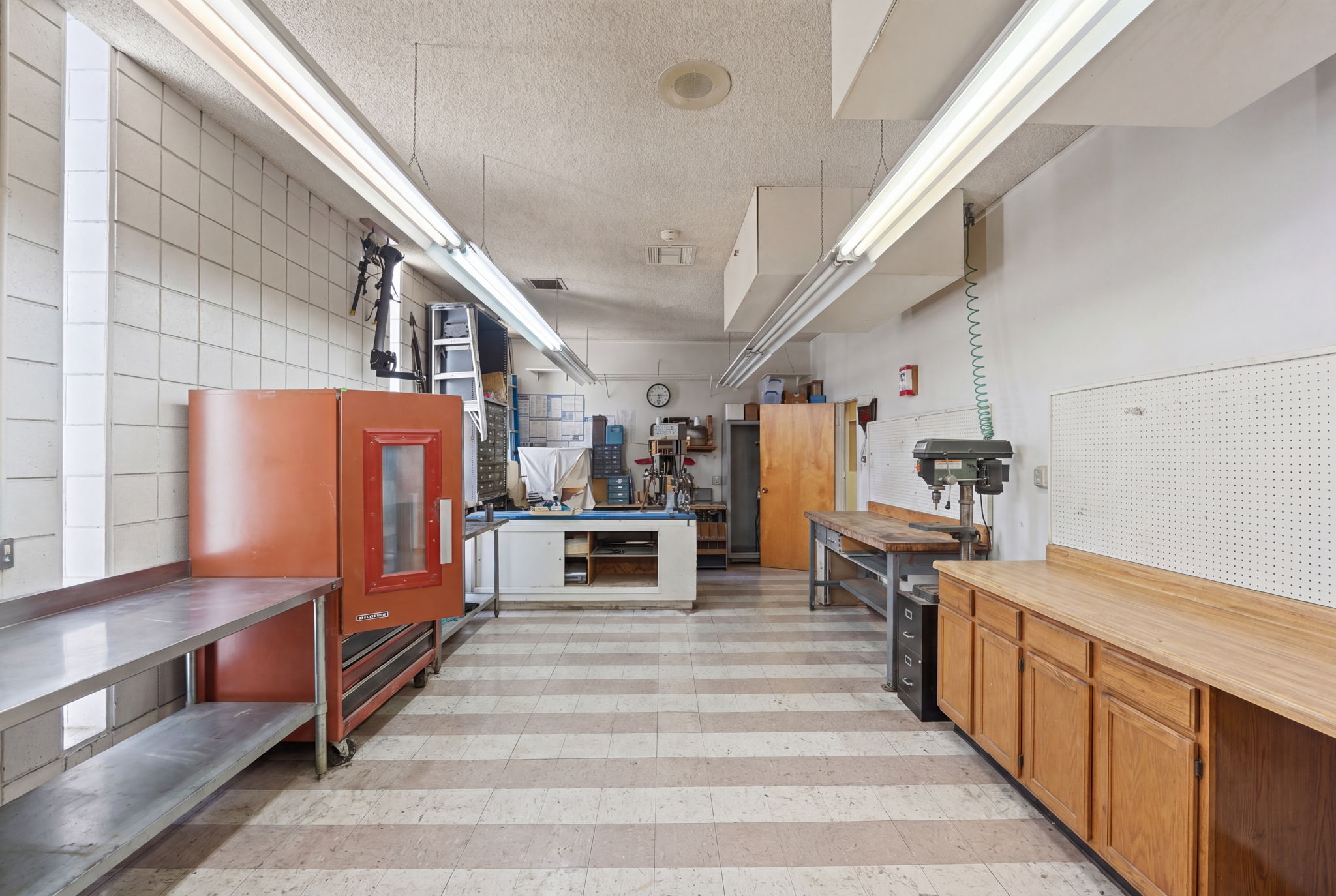 Virtual Declutter/Staging