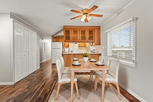 DSC00264 virtually staged.jpeg