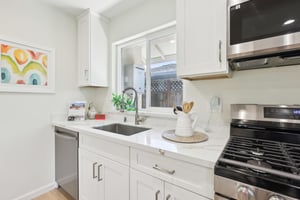 Holmes St-0605-025.jpg