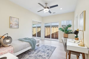 Holmes St-0605-031.jpg