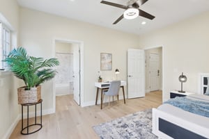 Holmes St-0605-032.jpg