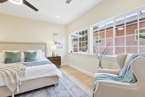 Holmes St-0605-036.jpg