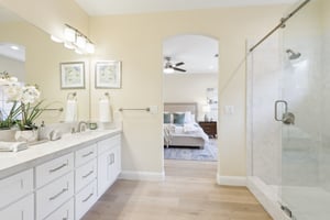 Holmes St-0605-039.jpg