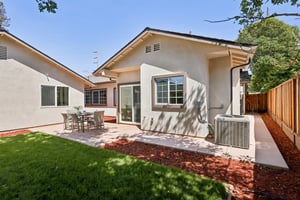 Holmes St-0605-049.jpg
