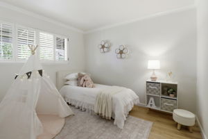 026_F8_227 Howes Dr